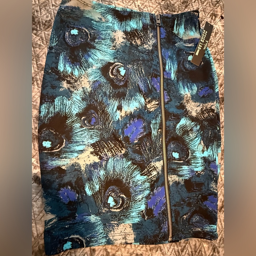 Stylish Blue Patterned Skirt